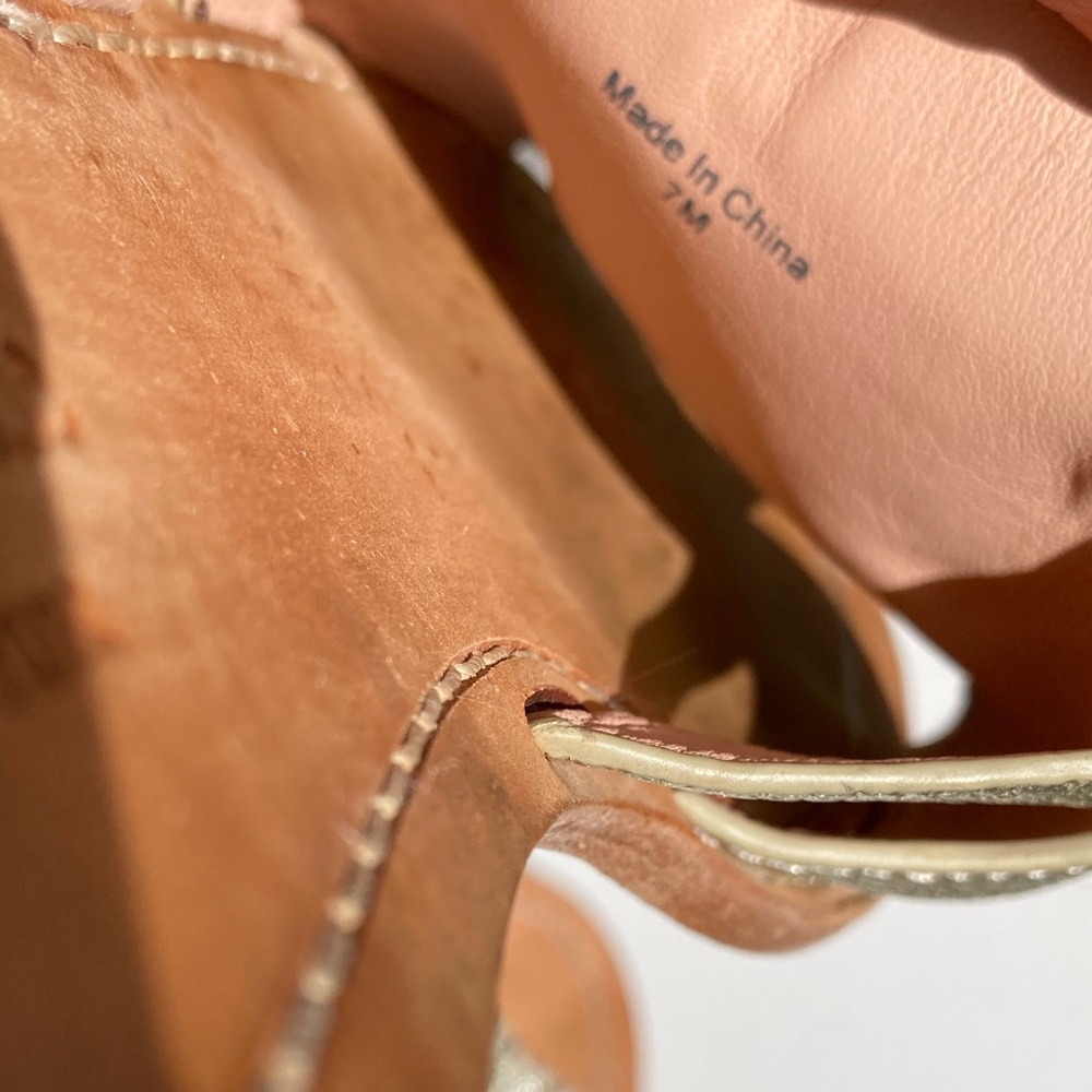 Kate Spade Coby Sandals Slides Metallic Light Gold Pebbled Leather Fringe Tassel - Picture 11 of 15